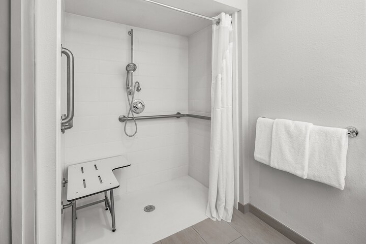 Room 22 of 40