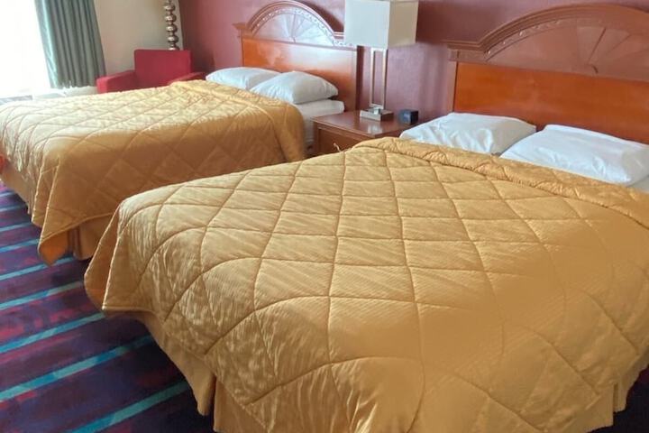 Room 13 of 22
