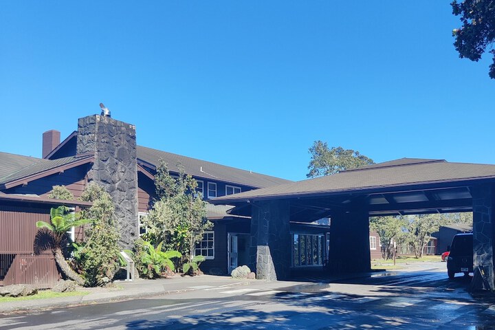Hawaii Volcano House