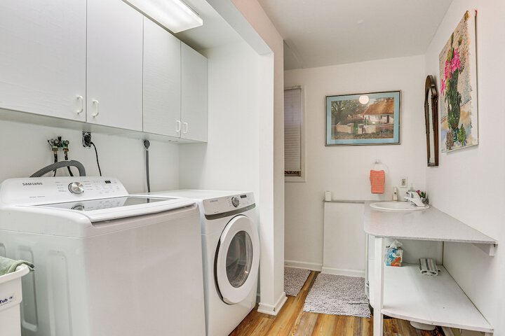 Pet-friendly Vacation Rental w / Lake Access