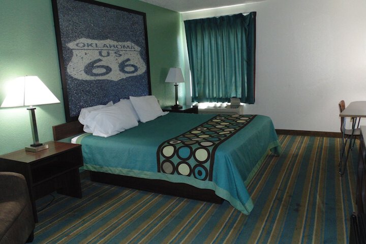 Super 8 by Wyndham Sapulpa / Tulsa Area