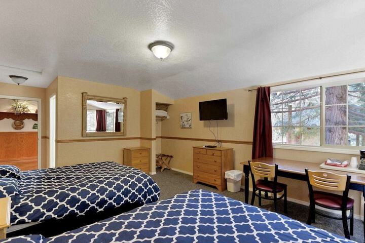 Room 13 of 28