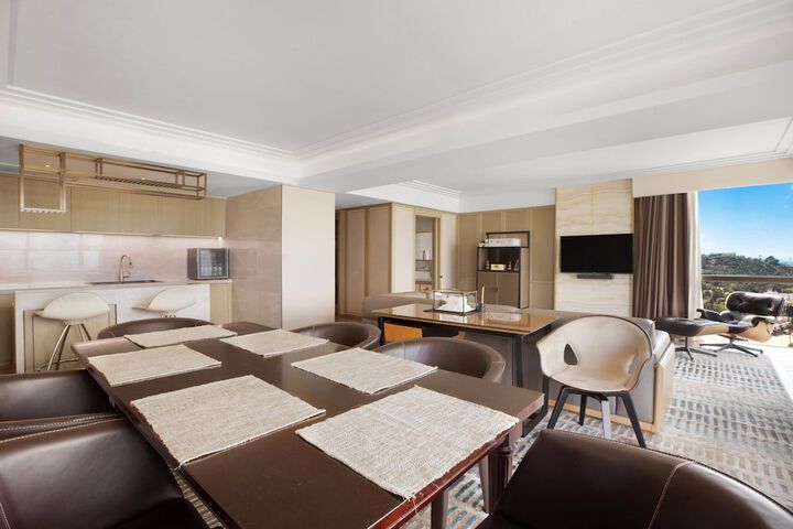 Room 54 of 145