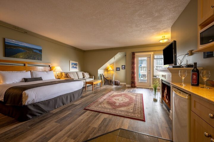 Room 18 of 25