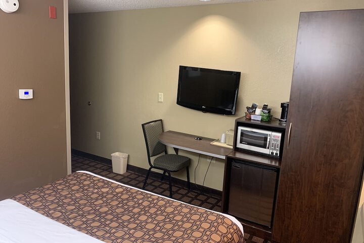 Room 9 of 35