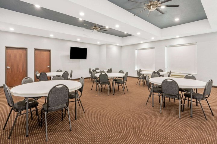 La Quinta Inn & Suites by Wyndham Guthrie