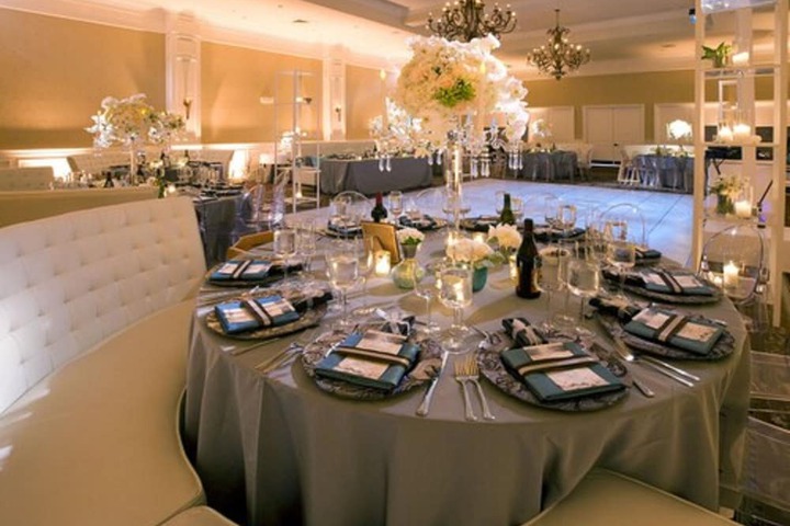 Ballroom/Hall 35 of 48