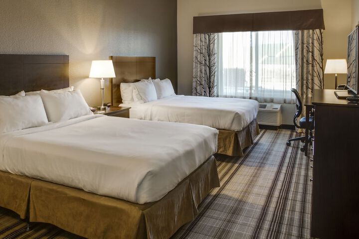 Holiday Inn Express & Suites Nevada by IHG