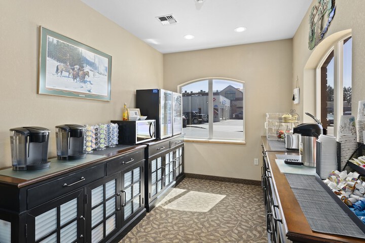 Sandpoint Hotel & Suites Downtown