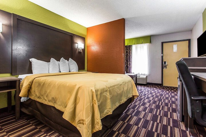 Room 15 of 28