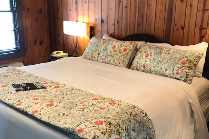 The Riverside Lodge at Chimney Rock