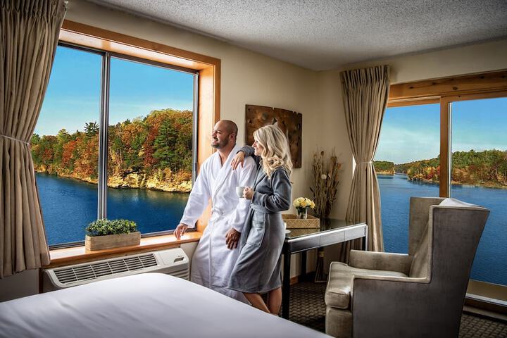 Natura Vue Resort & Boathouse