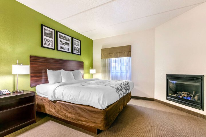 Room 17 of 43