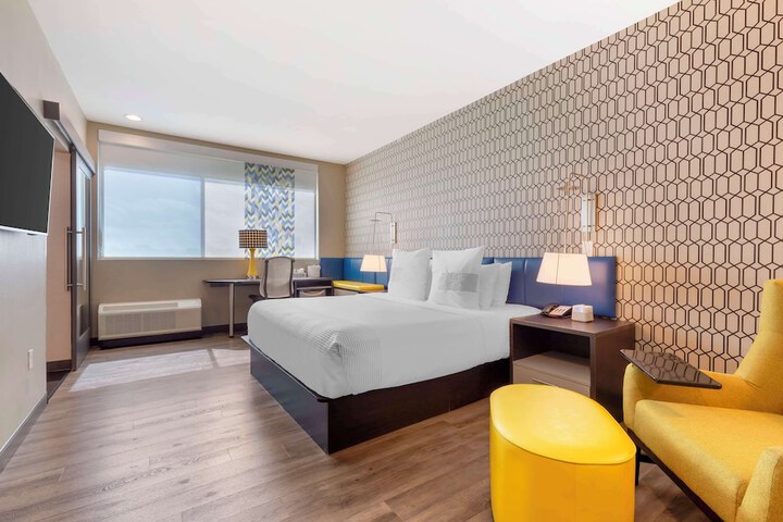 Room 8 of 26