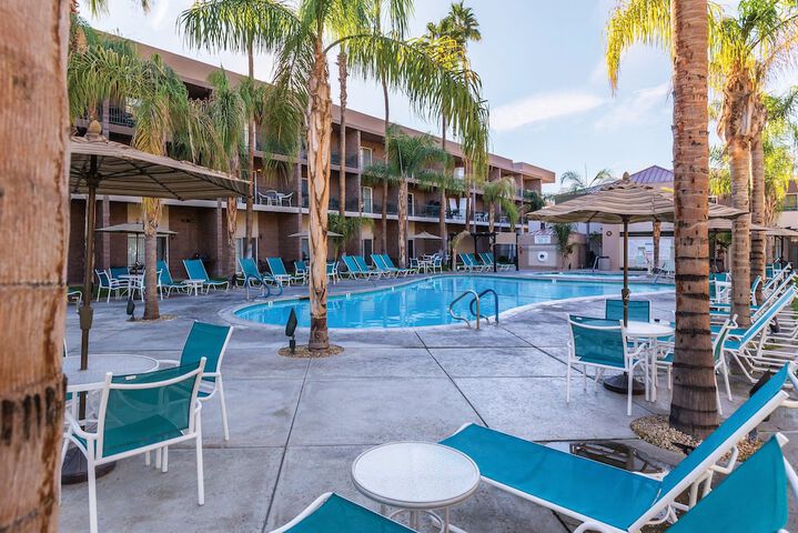 Pool 4 of 24
