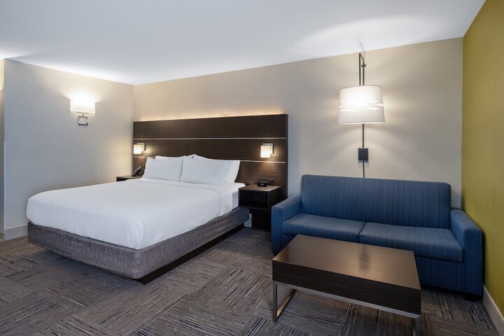 Room 18 of 60