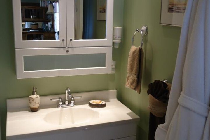 LITTLE ISLAND LAKE GUEST SUITE