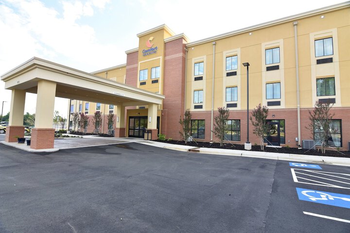 Hotel 5 of 71