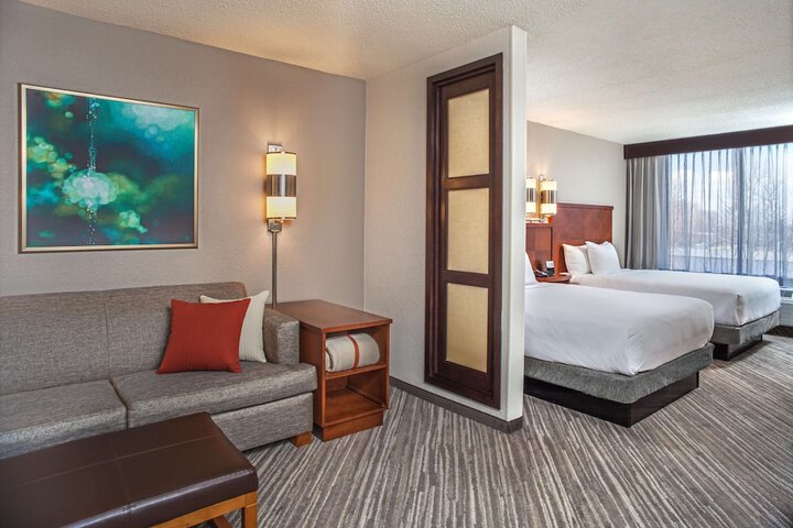 Room 12 of 21
