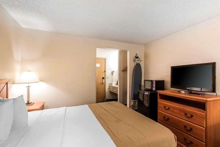 Room 35 of 48