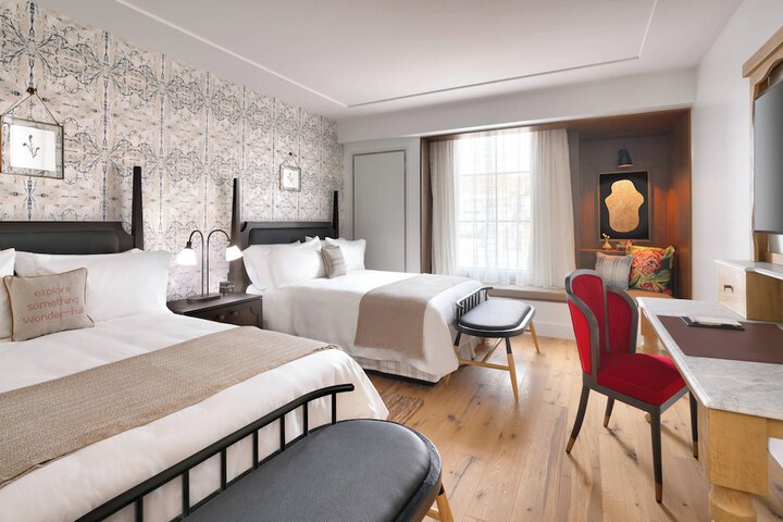 Room 48 of 79