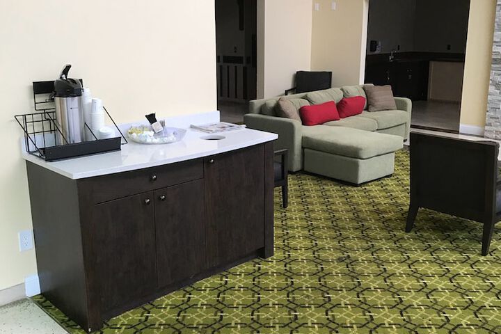 Days Inn & Suites by Wyndham Rochester Hills MI