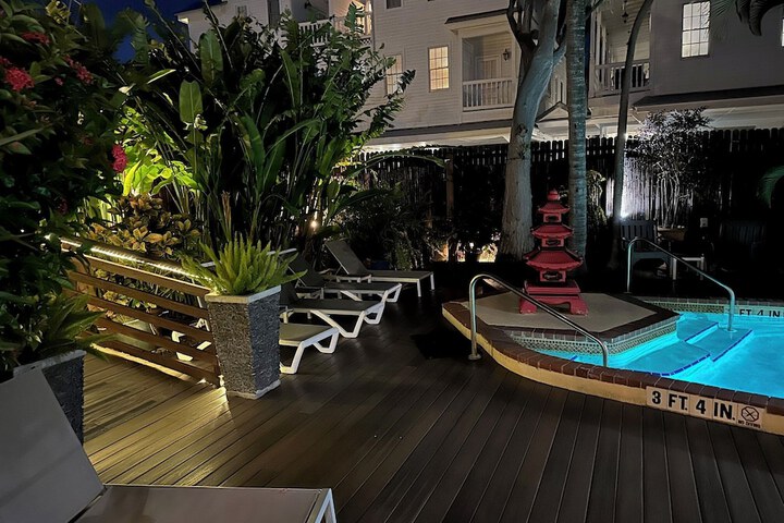 Hotel Exterior 254 of 259