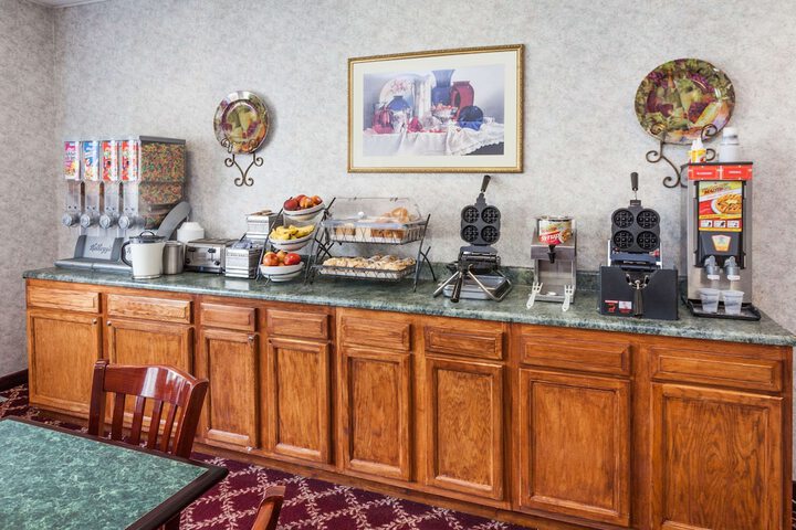 Breakfast/Coffee Service 17 of 20