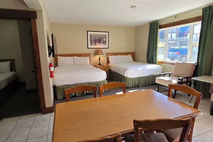 Aspen Village Inn