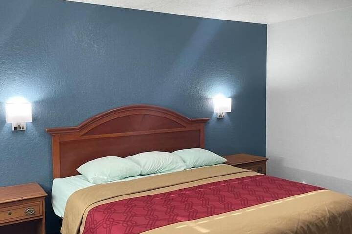 Room 7 of 27