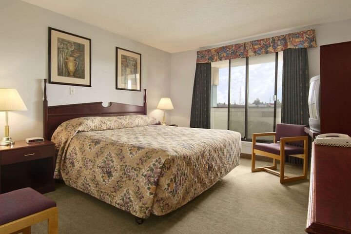 Room 9 of 19