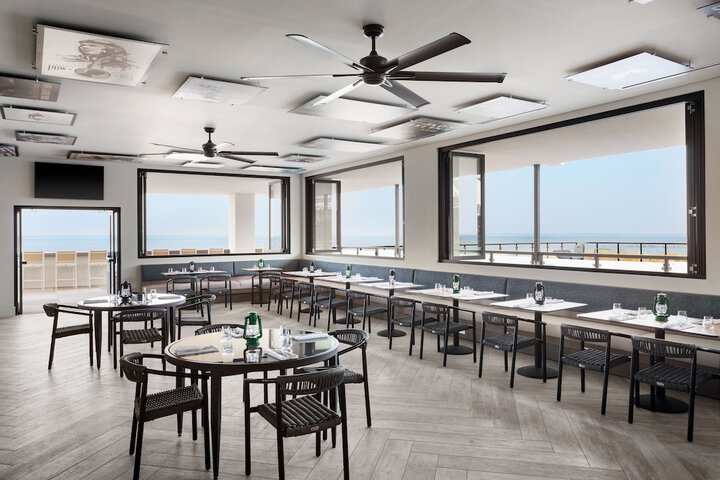 Delta Hotels by Marriott Virginia Beach Waterfront Suites