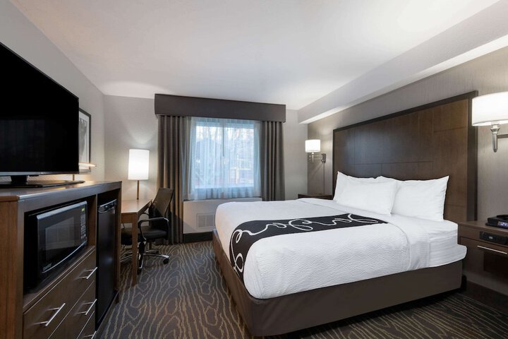 Room 18 of 25
