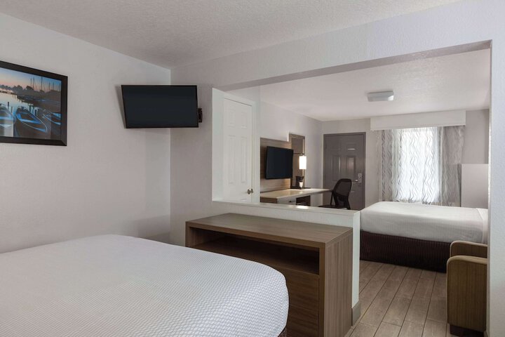Room 20 of 84