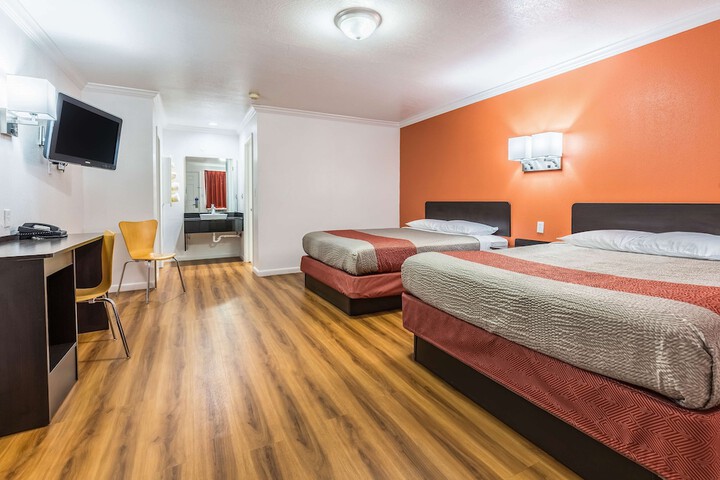 Room 15 of 29