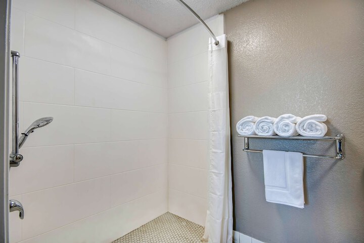 Room 29 of 82