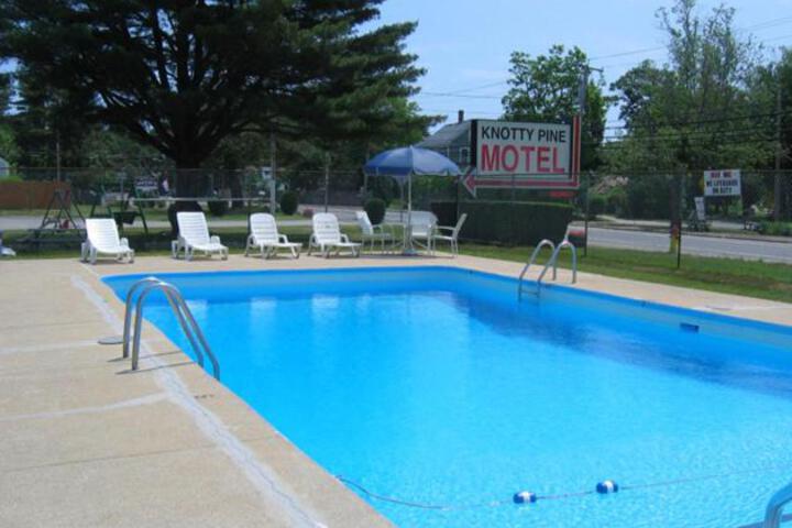 Knotty Pine Motel
