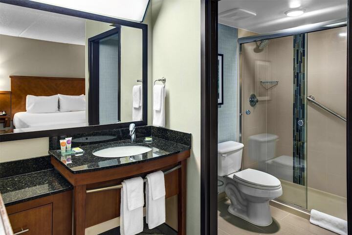 Hyatt Place Detroit / Auburn Hills