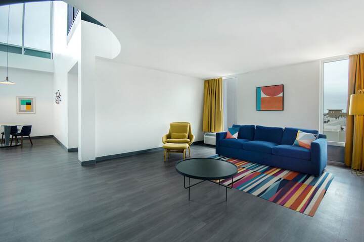 Room 25 of 68