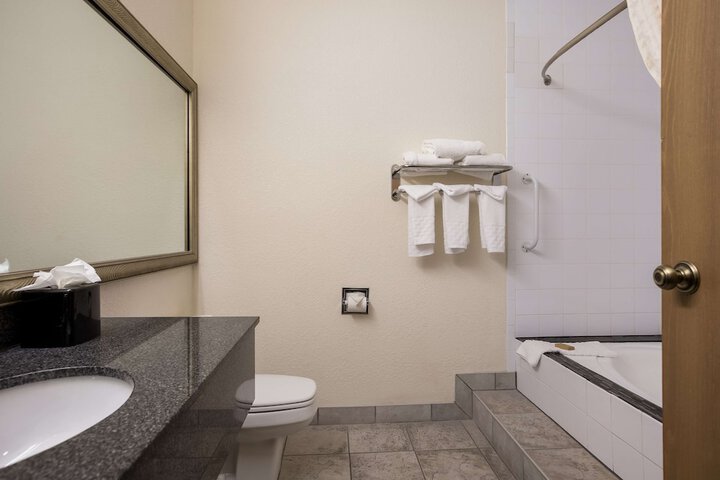 Room 14 of 33