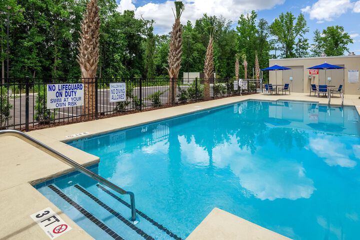 Holiday Inn Express & Suites Latta by IHG