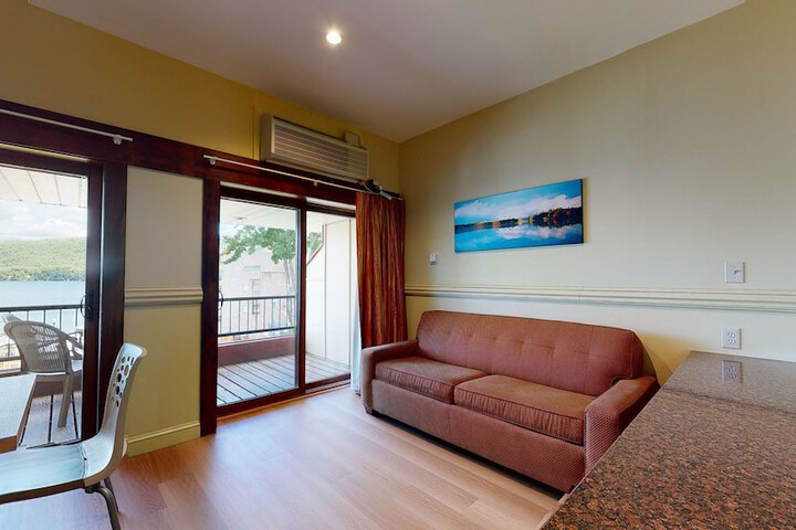 Room 15 of 51