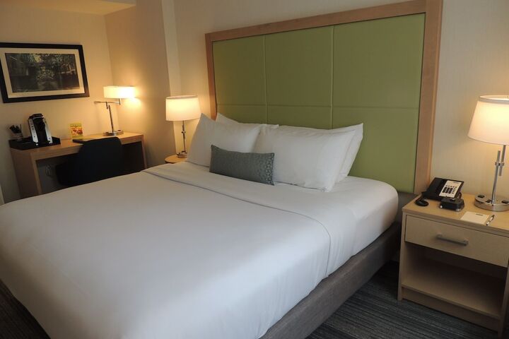 Room 34 of 95
