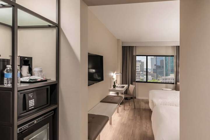 Room 21 of 73
