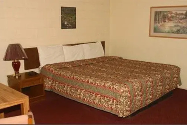 BUDGET INN OF NEOSHO