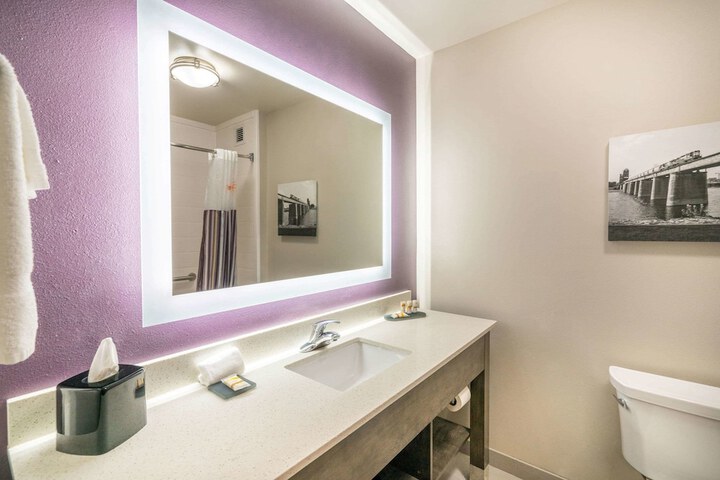 Room 42 of 54