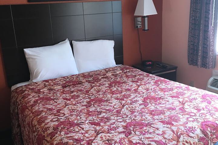 Room 28 of 44