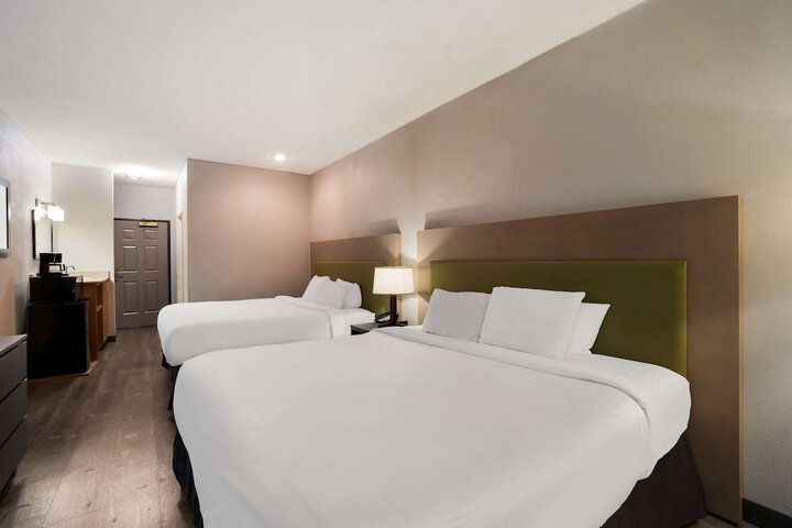 Room 37 of 48