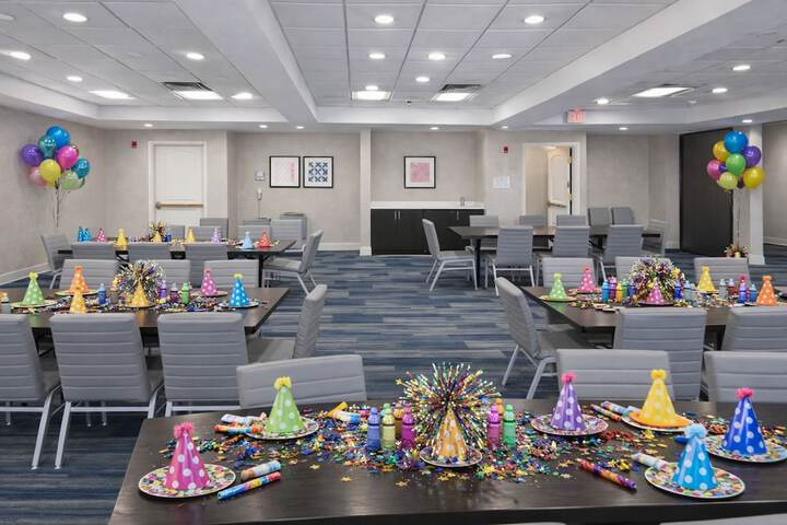 Holiday Inn Express & Suites Winner by IHG