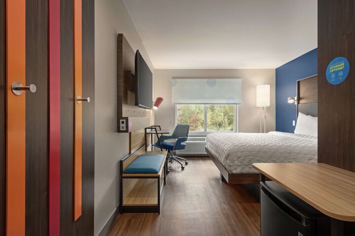 Room 16 of 34